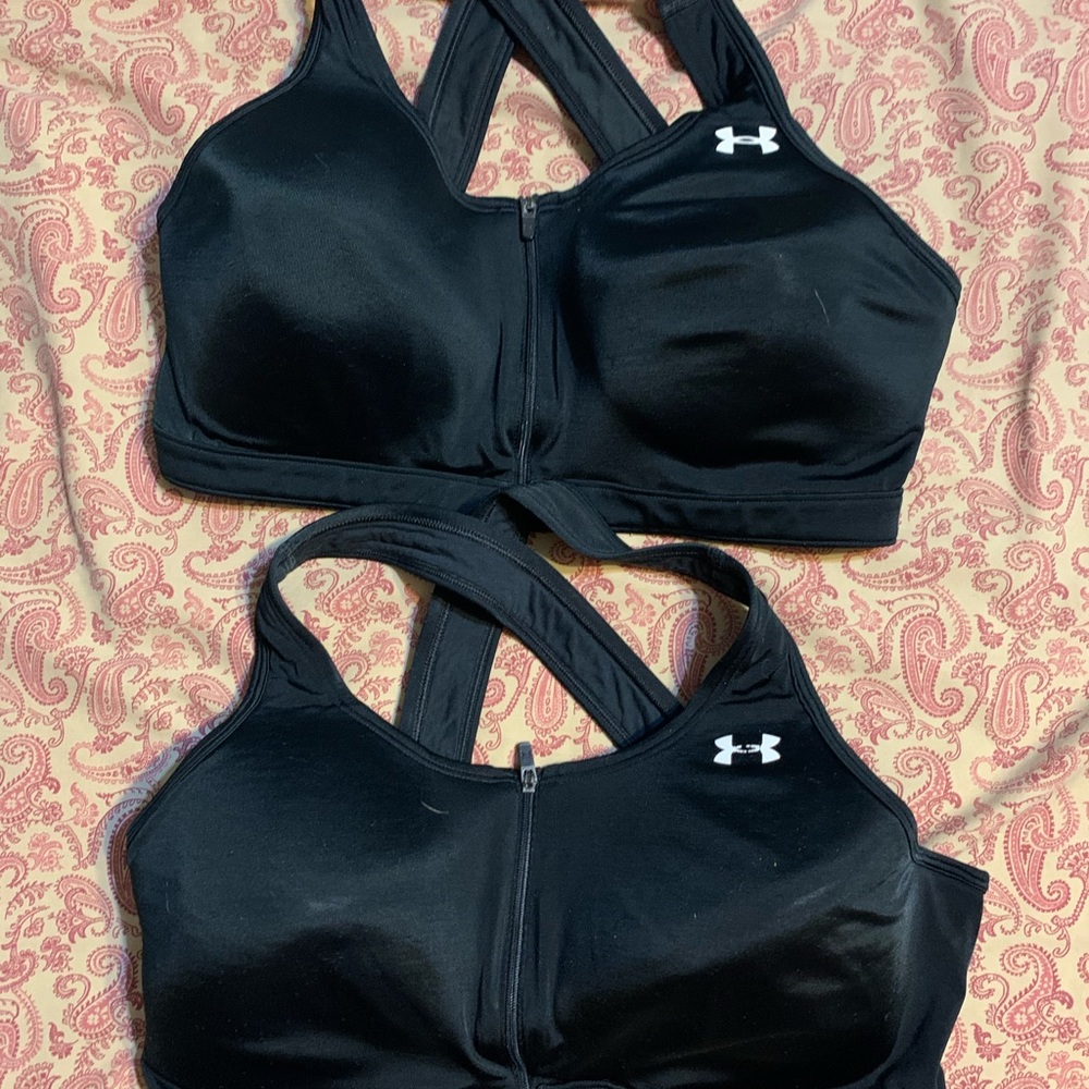Front zipper under armour sports bra size large